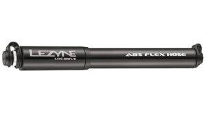 Bomba manual Lezyne CNC Lite Drive, color negro medio
