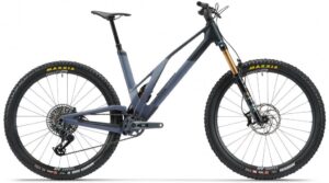 Unno Dash Race Taille S3 noir/teinte magenta Mod.  2025